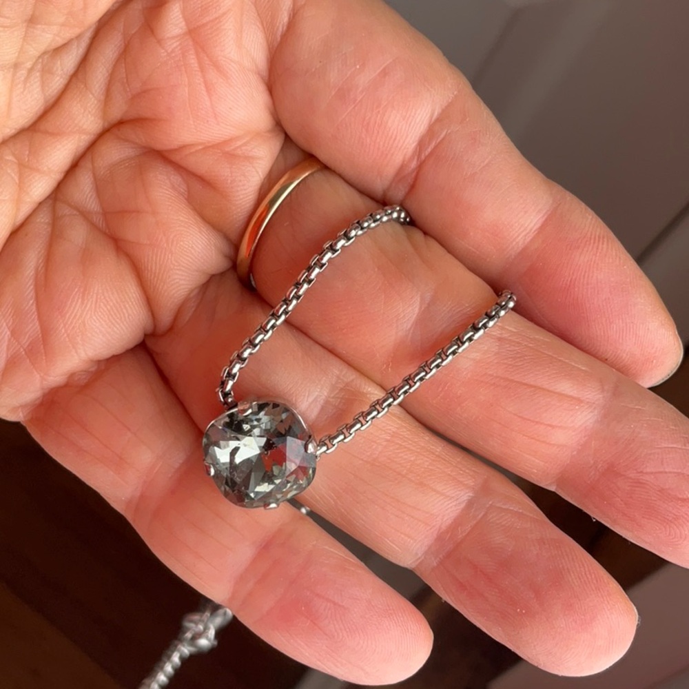 Sabika golf necklace